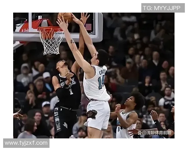 马刺与灰熊季后赛第四场激战回顾双方精彩表现引人瞩目